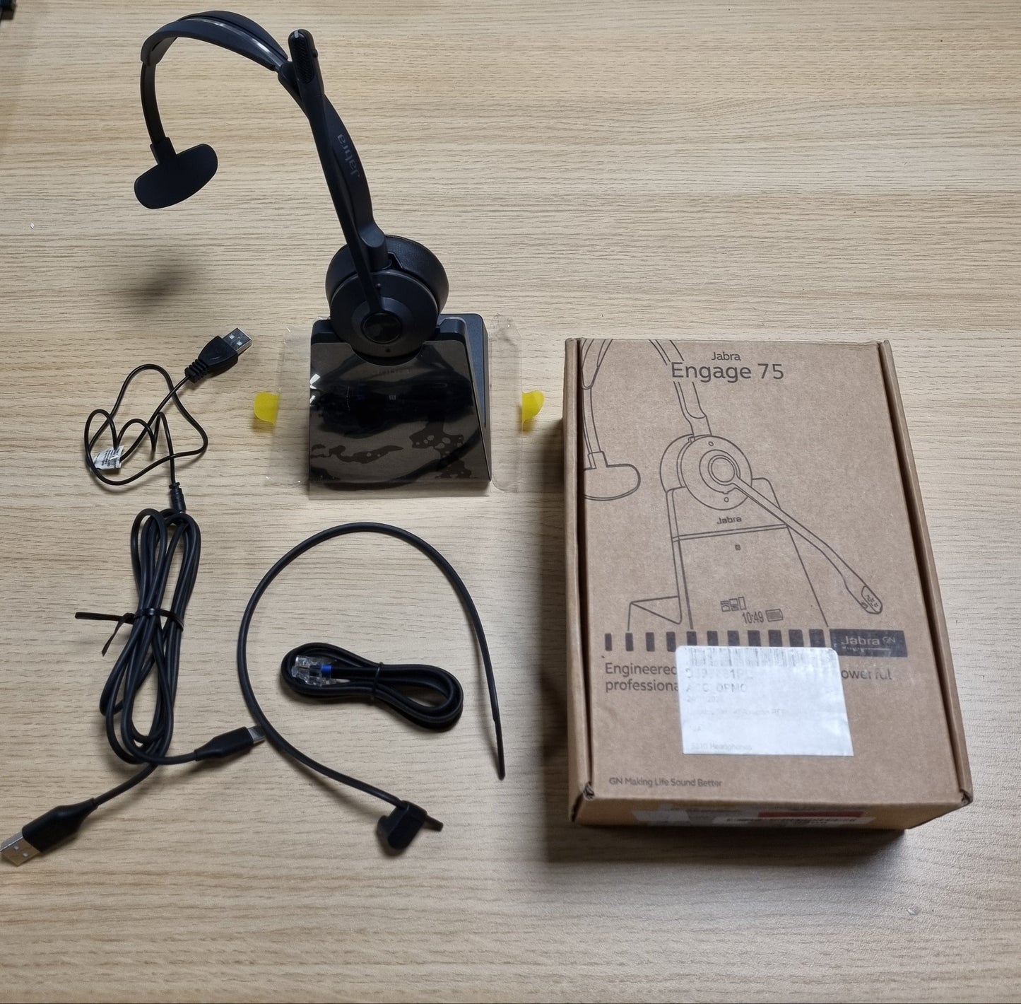 112616 - JABRA Engage 75 SE - Kufje mono me jastëk për vesh, bazë dhe furnizim me energji, Kabllo USB-C në USB-A 1.5m, Kabllo telefoni zyre, Udhëzues për fillim të shpejtë dhe Garanci