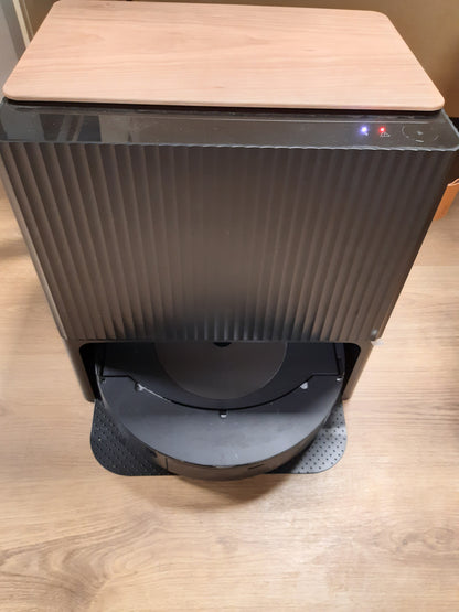 94010 - iROBOT Roomba Combo j9+, Robot Fshesë me Korrent dhe Fshesë Dyshemeje, Bazë e Vetëzbraktisjes dhe Ujitjes, Ngritëse Fshesë, Teknologjia SmartScrub, Hartëzim, Wi-Fi, Zbulim Pengesash, Përdorim me Aplikacion dhe Asistent Zëri, Ngjyra Bronz